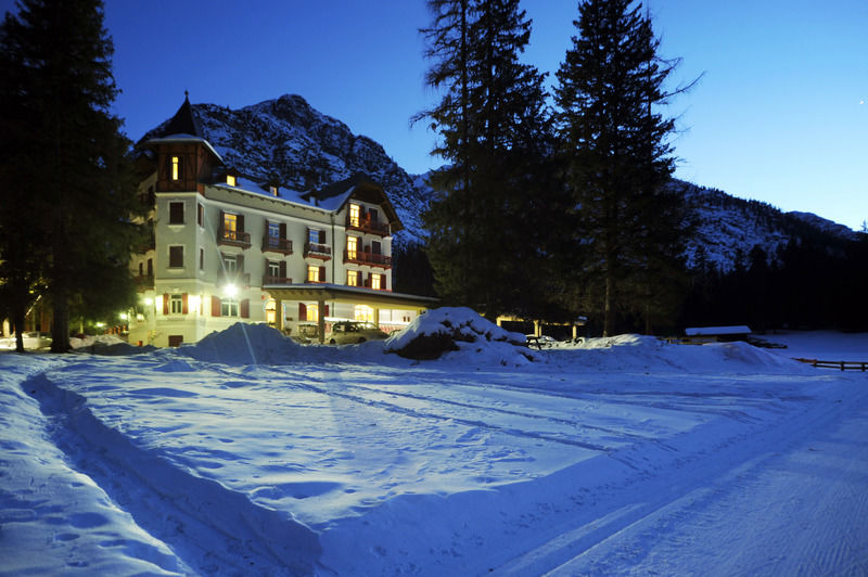 Hotel Croda Rossa 3*