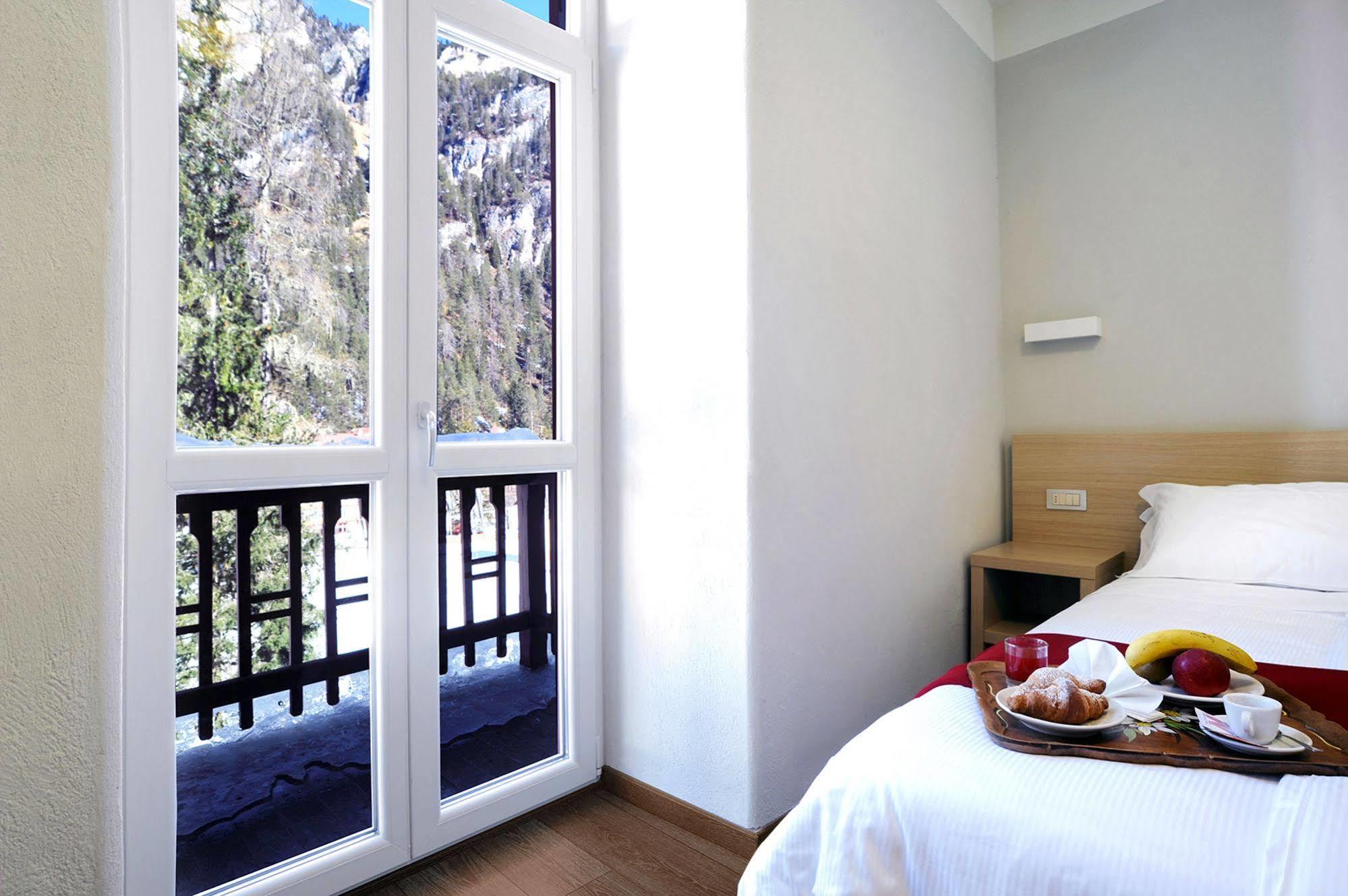 Hotel Croda Rossa 3*